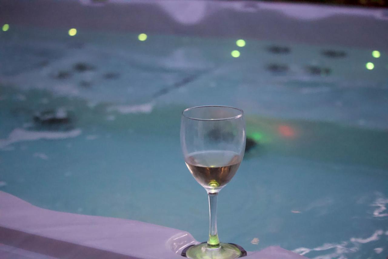 Whistler Alpine Chalet Retreat & Wellness Villa Екстериор снимка