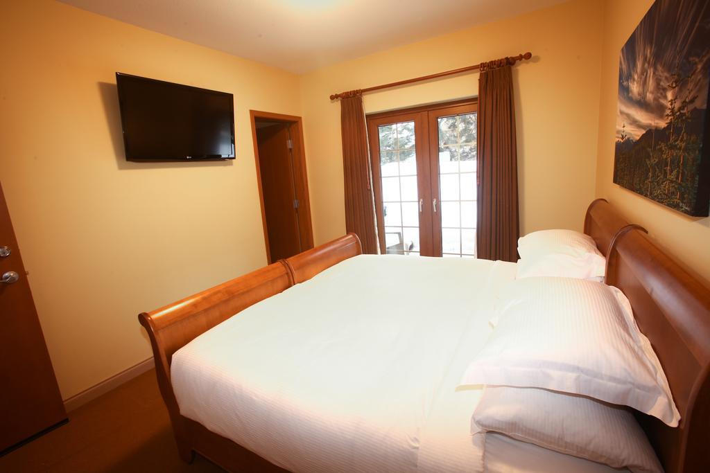 Whistler Alpine Chalet Retreat & Wellness Villa Екстериор снимка