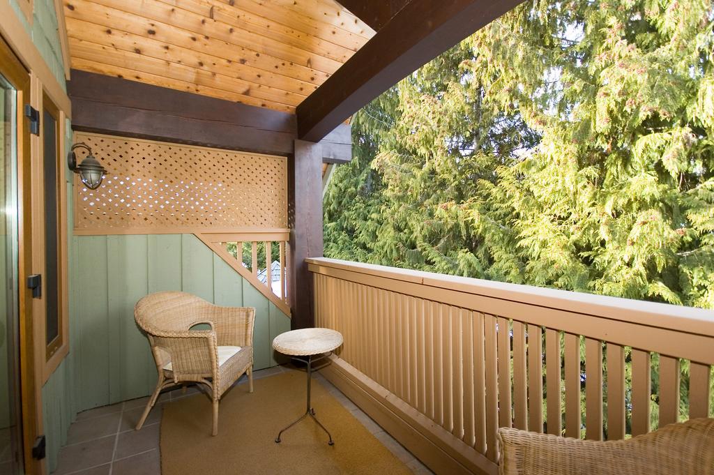 Whistler Alpine Chalet Retreat & Wellness Villa Екстериор снимка