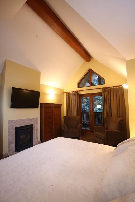 Whistler Alpine Chalet Retreat & Wellness Villa Стая снимка