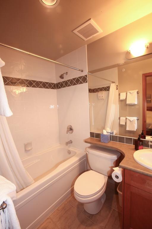 Whistler Alpine Chalet Retreat & Wellness Villa Стая снимка