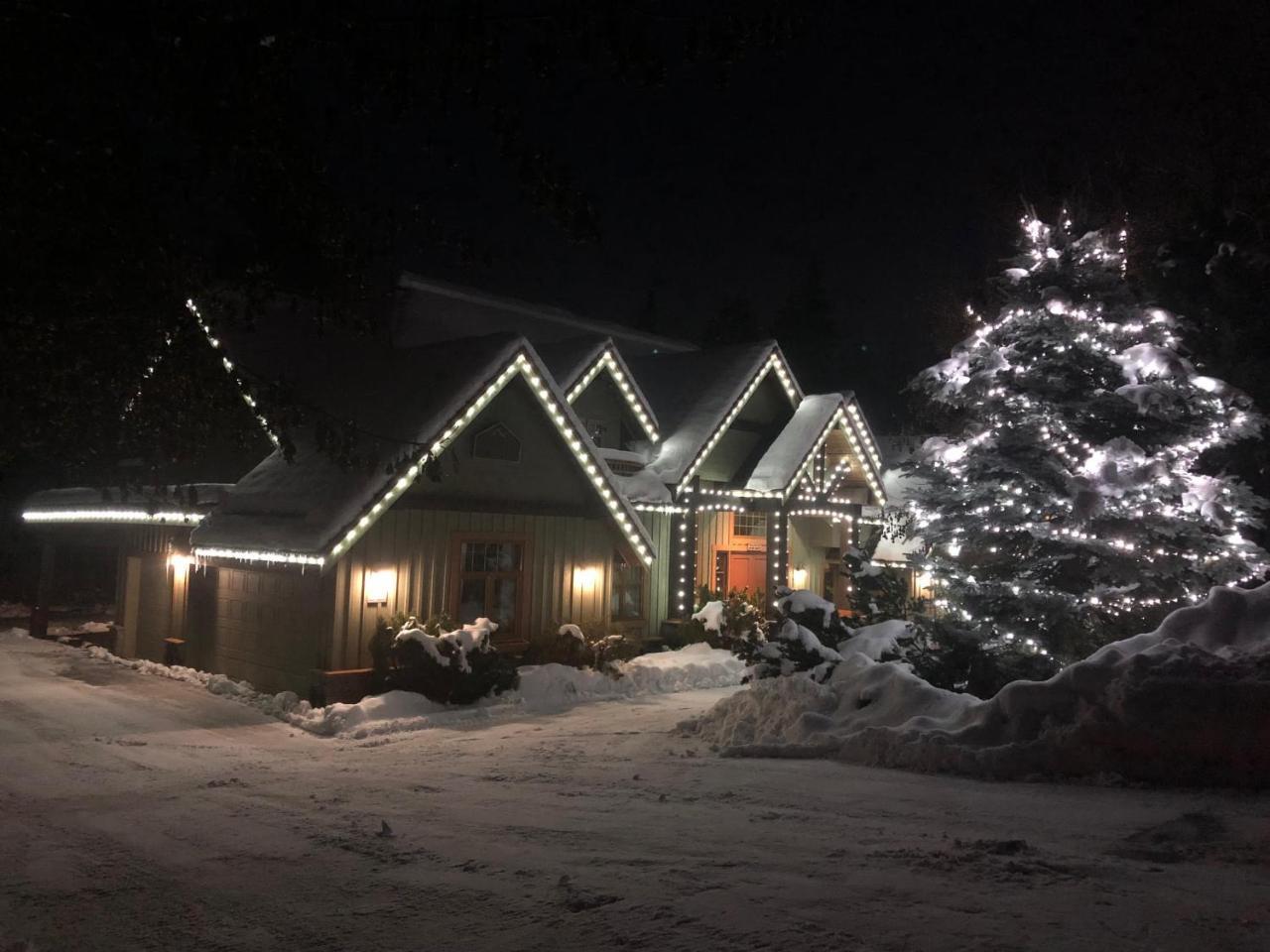 Whistler Alpine Chalet Retreat & Wellness Villa Екстериор снимка
